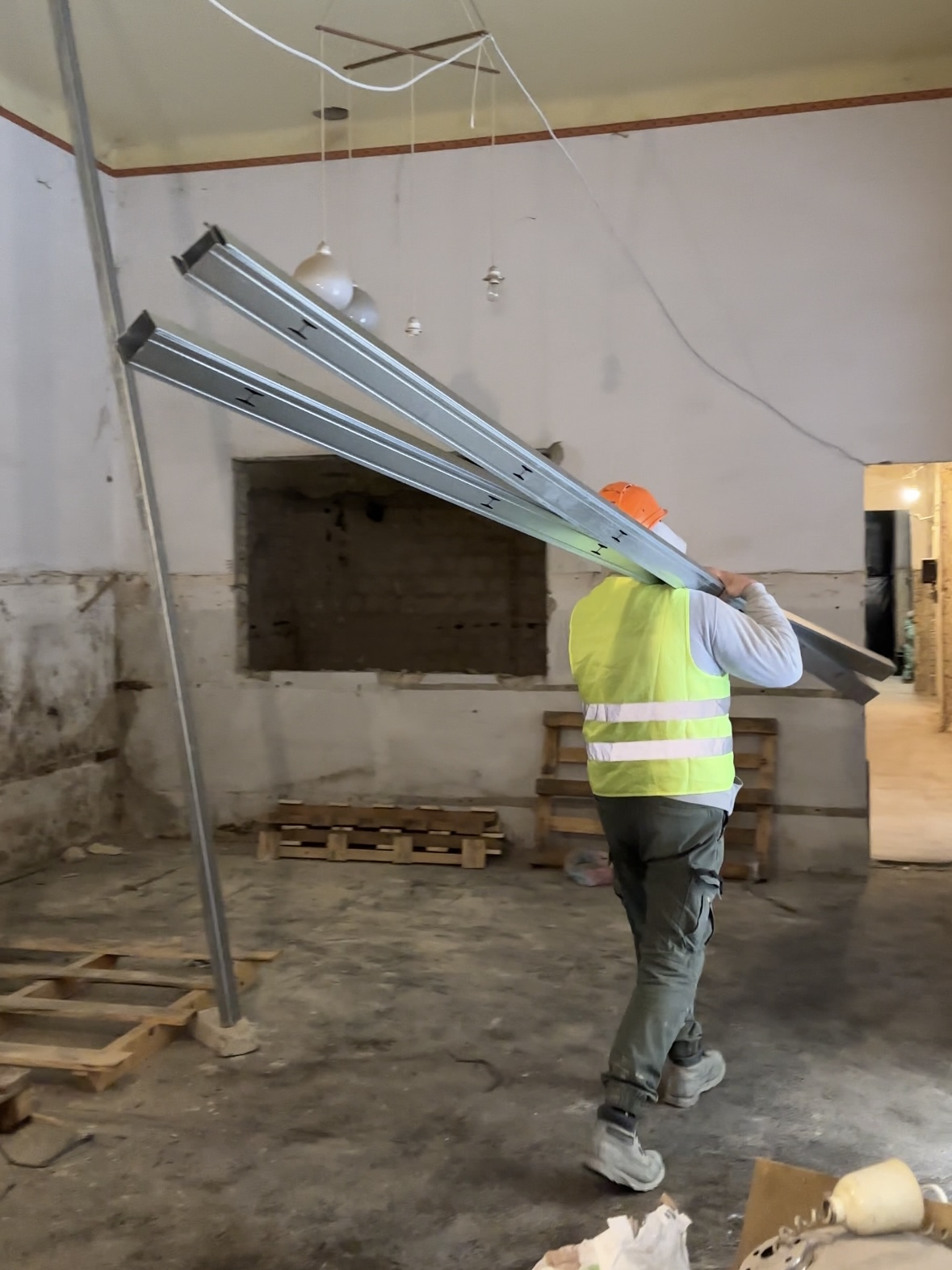Baross tér aparthotel felújítás — munkálatok folyamatban Budapest VII